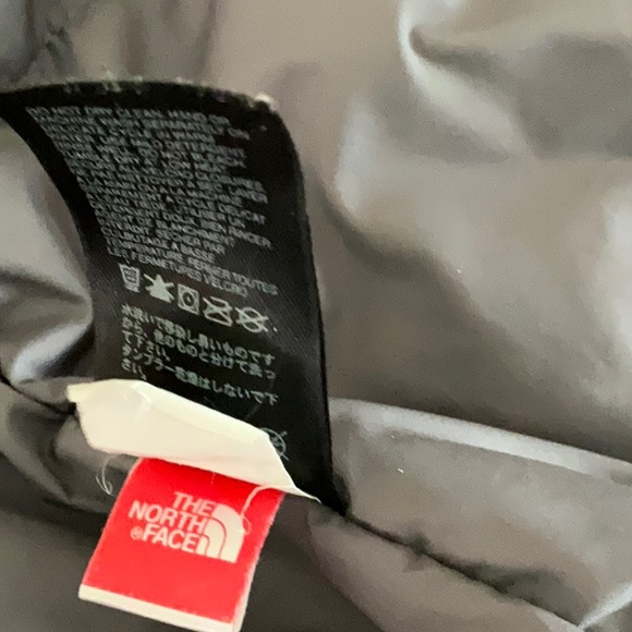 The North Face Purple Puffer Jacket Lightweight Insulation - Picture 10 of 11